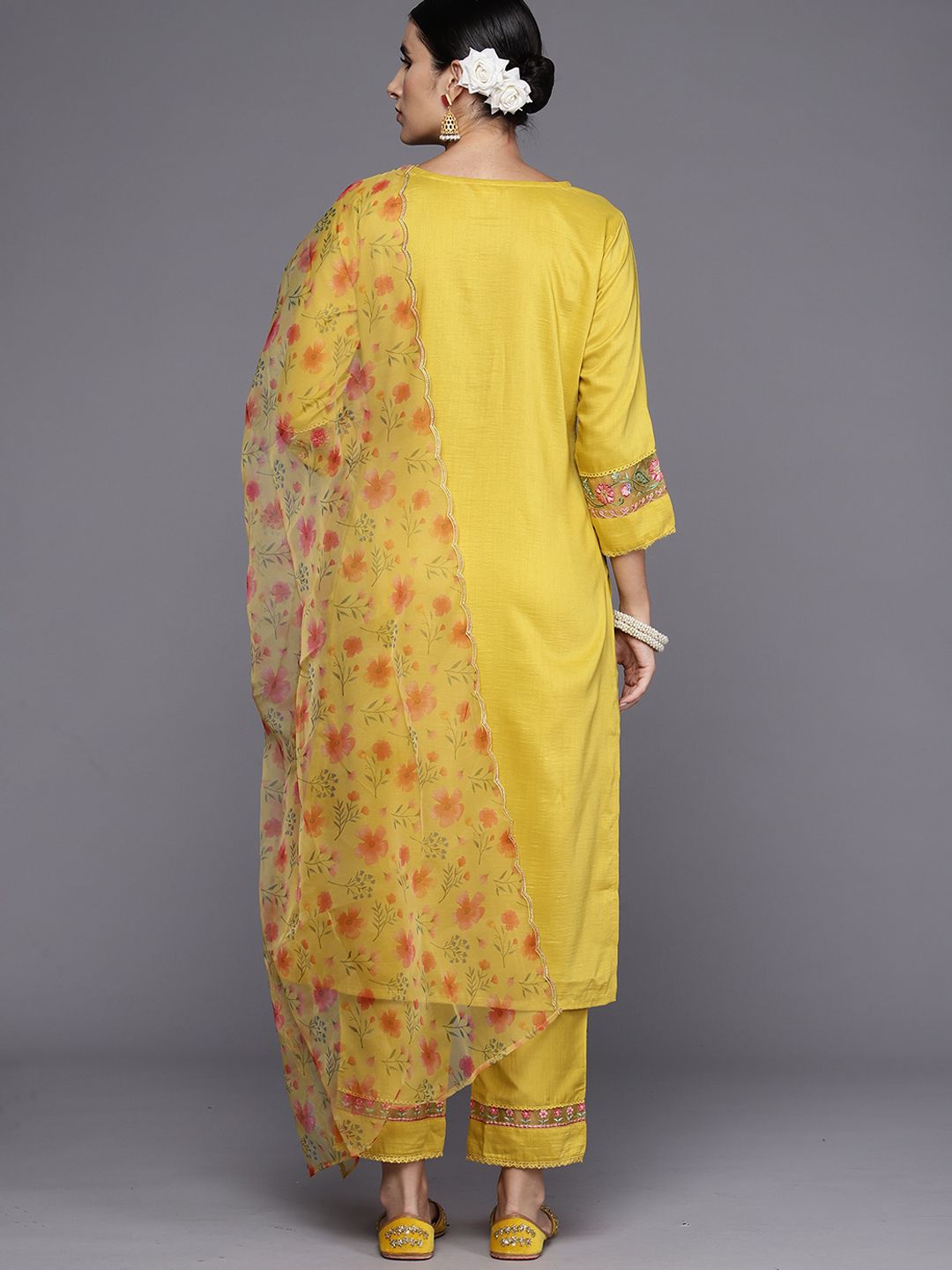 Indyancart IE Floral Embroidered Regular Thread Work Kurta with Trousers & Dupatta