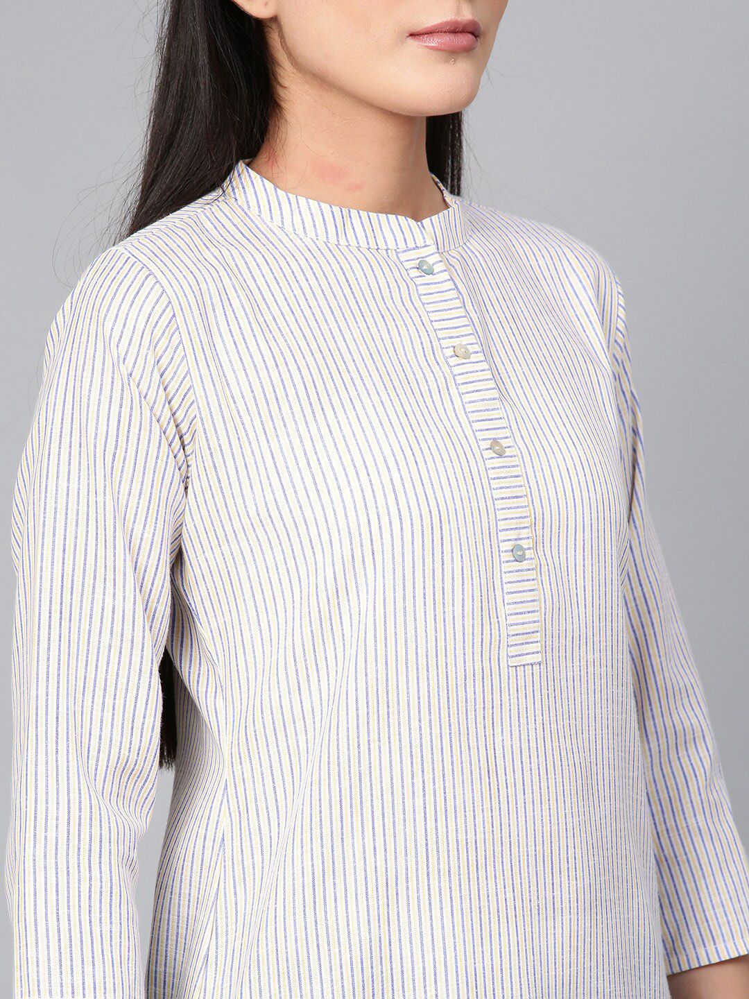 Indyancart IE Women Blue & White Striped Cotton Kurta