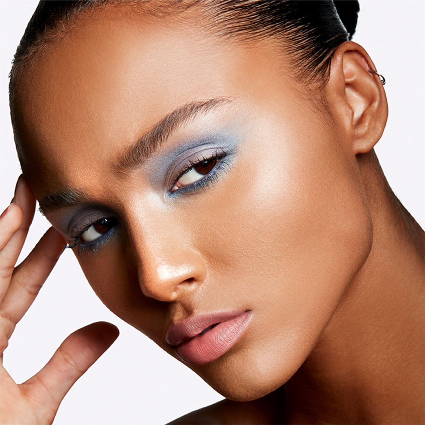 M.A.C Mineralize Skinfinish - Global Glow