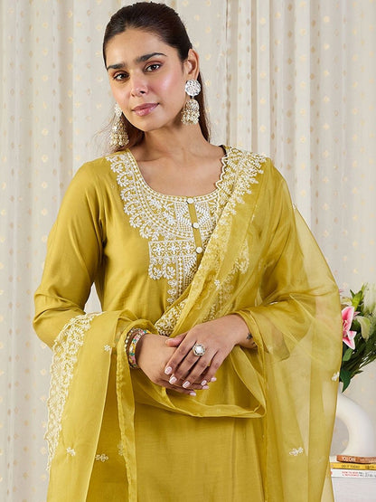 Ethnic Motifs Embroidered Thread Work Straight Kurta With Trousers & Dupatta