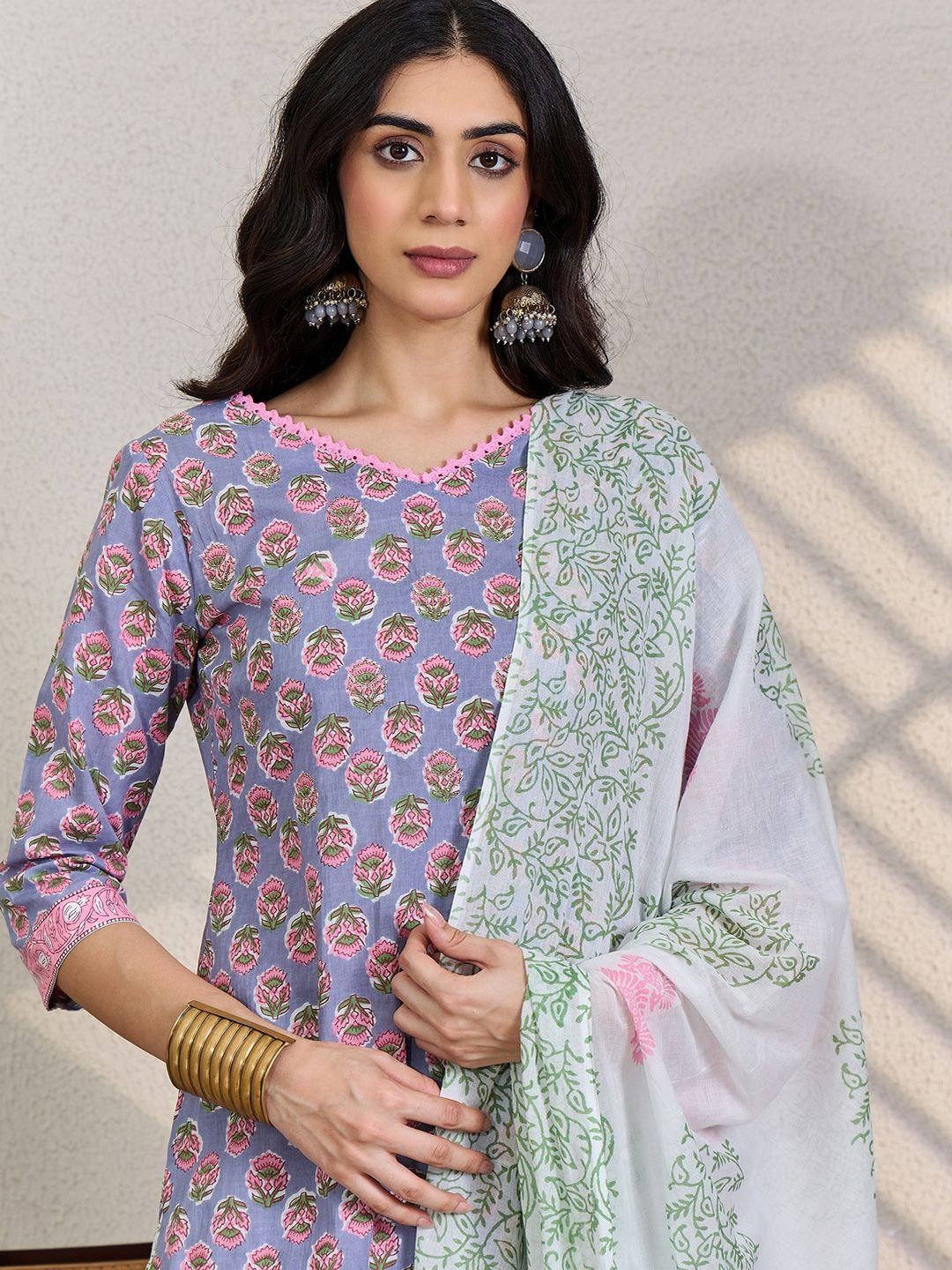 Women Floral Printed V-Neck Pure Cotton Kurta with Trousers & Dupatta