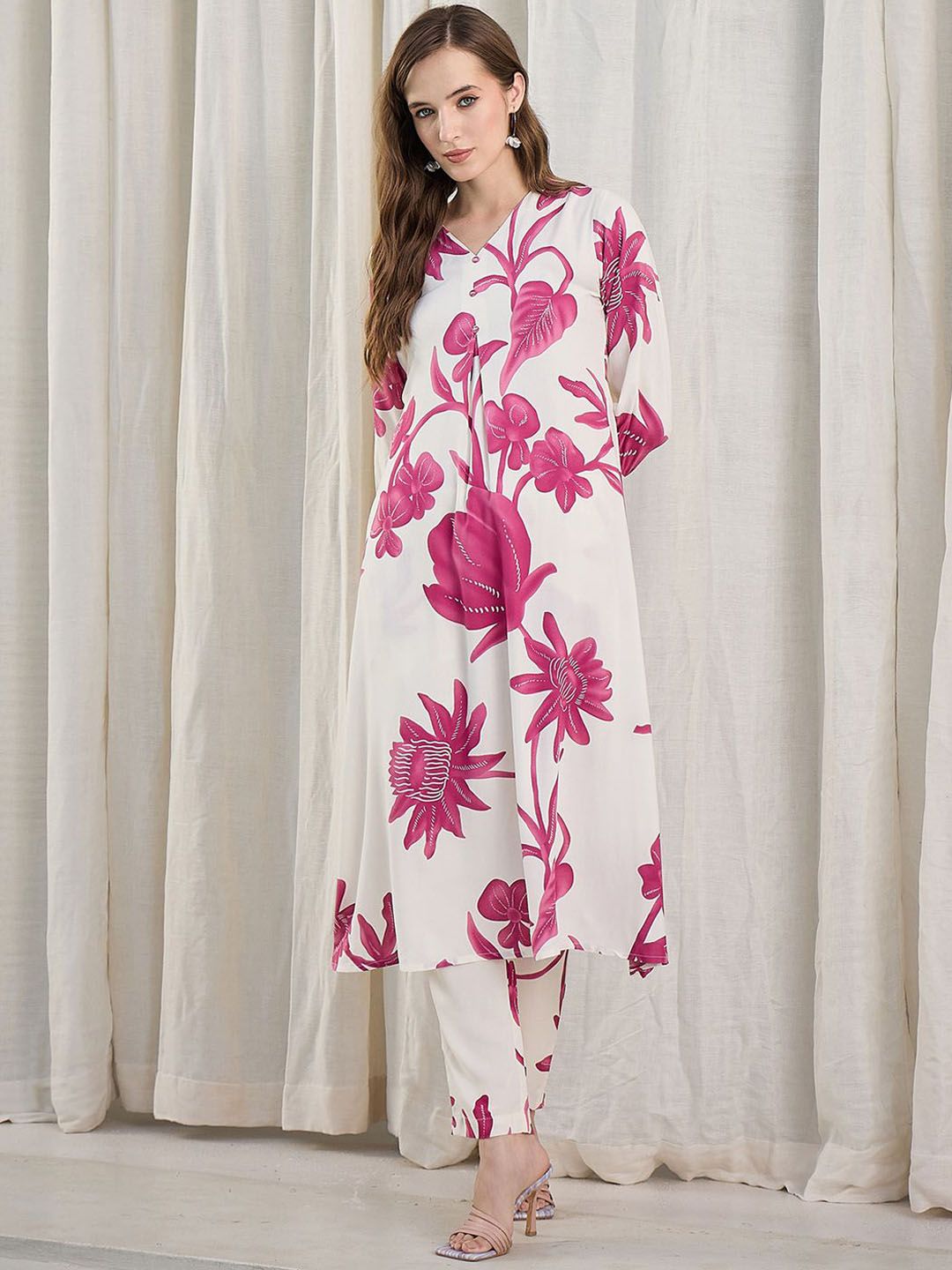 Indyancart IE Floral Printed V-Neck Tunic & Trousers