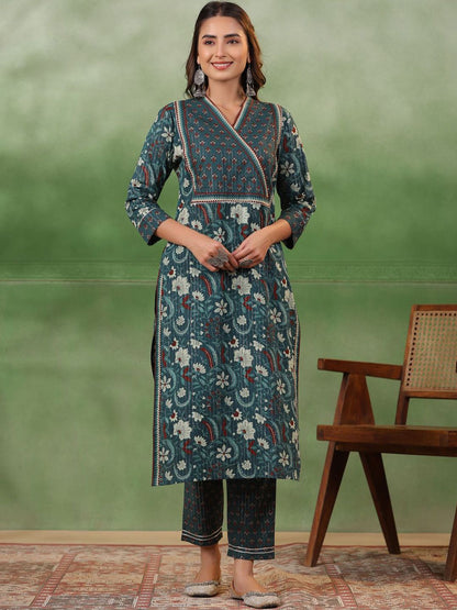 Indyancart SN Women's Green Floral Printed V-Neck Gotta Patti Pure Cotton Kurta With Trousers & Dupatta