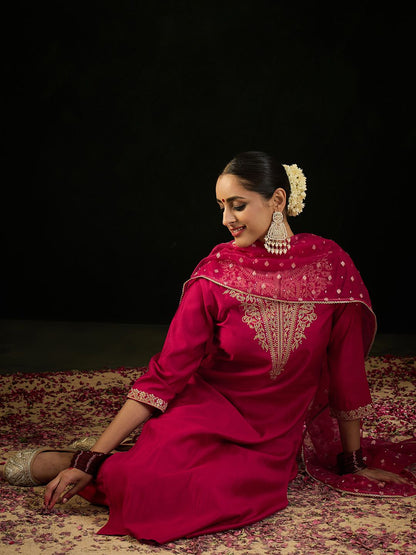 Indyancart IE Notched Neck Ethnic Motifs Embroidered Liva Kurta with Trouser & Dupatta