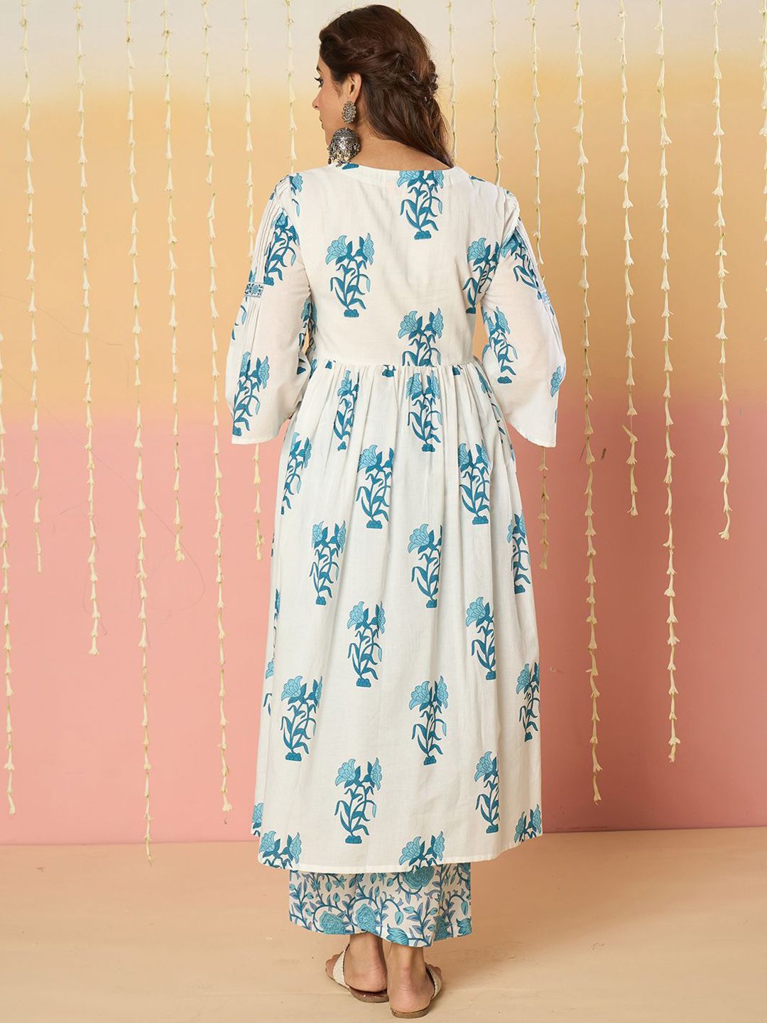 Indyancart IE Women Floral Printed Regular Pure Cotton Kurta with Palazzos
