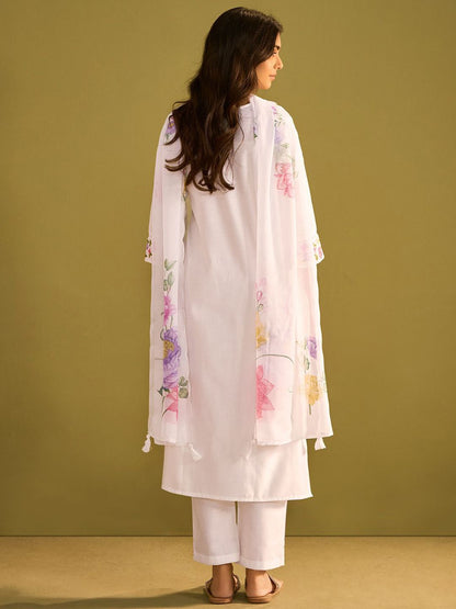 Indyancart IE Women Floral Embroidered Regular Thread Work Liva Kurta with Trousers & With Dupatta