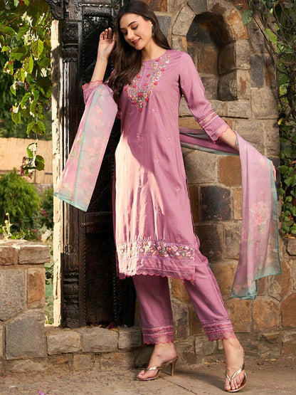 Indyancart IE Floral Embroidered Thread Work Scalloped Kurta with Trousers & With Dupatta