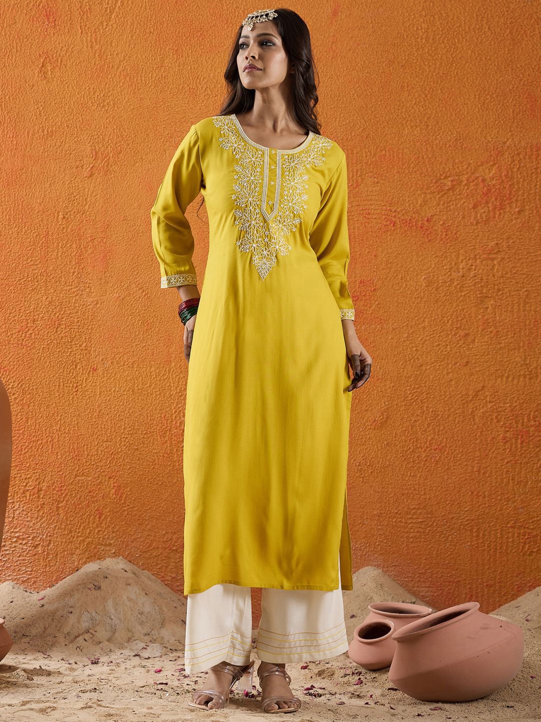 Indyancart IE Floral Embroidered Thread Straight Kurta