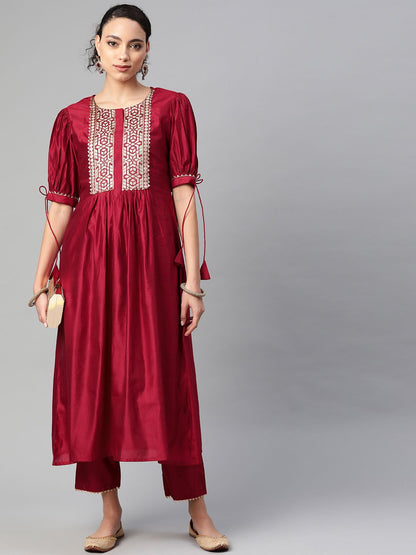 Indyancart IE Women Maroon Yoke Design Kurta with Trousers