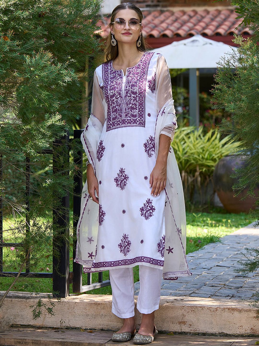 White Ethnic Motifs Embroidered Organza Straight Kurta & Trouser With Dupatta