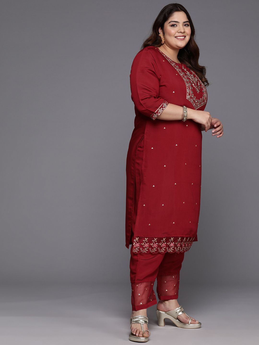 Indyancart IE Women Plus Size Floral Yoke Design Regular Kurta with Trousers & With Dupatta