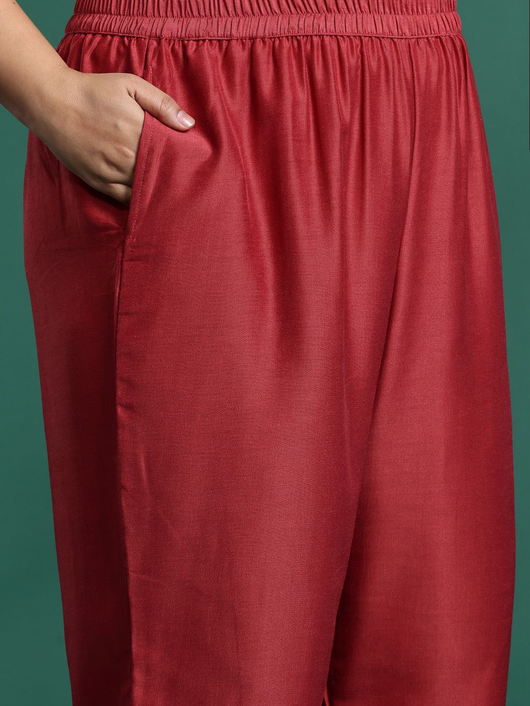 Indyancart IE Plus Size Ethnic Motifs Embroidered Gotta Patti Kurta Set