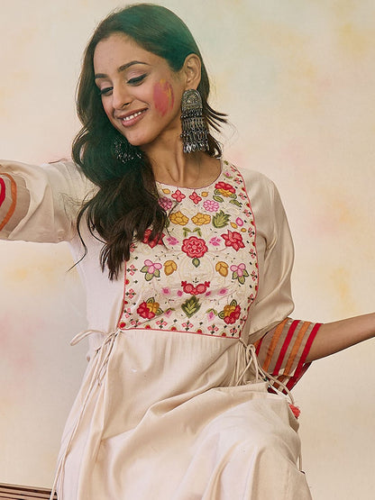 Indyancart IE Women Floral Yoke Design Empire Thread Work Liva Kurta with Trousers
