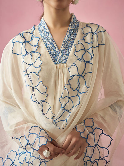 Women Floral Embroidered Regular Thread Work Kurta with Trousers & With Dupatta