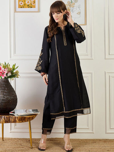 Indyancart IE Women Ethnic Motifs Embroidered Kurta with Trousers