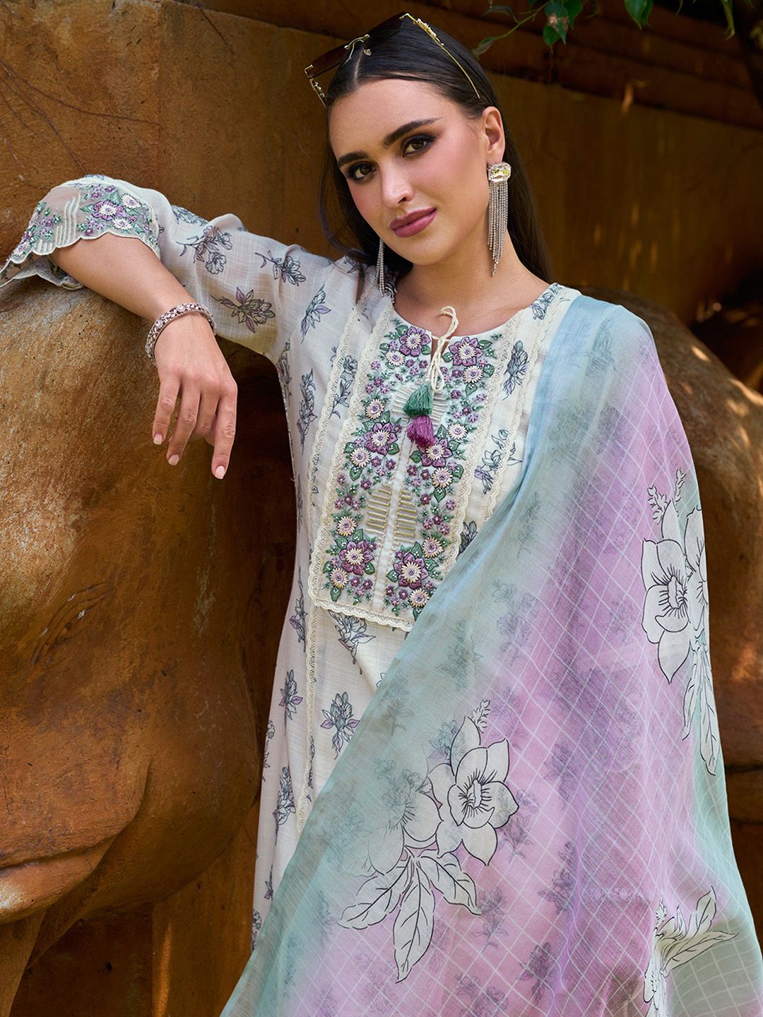 Indyancart IE Floral Printed Regular Thread Work Pure Cotton Kurta with Trousers & With Dupatta
