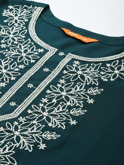 Indyancart IE Women Floral Embroidered Thread Work Kurta