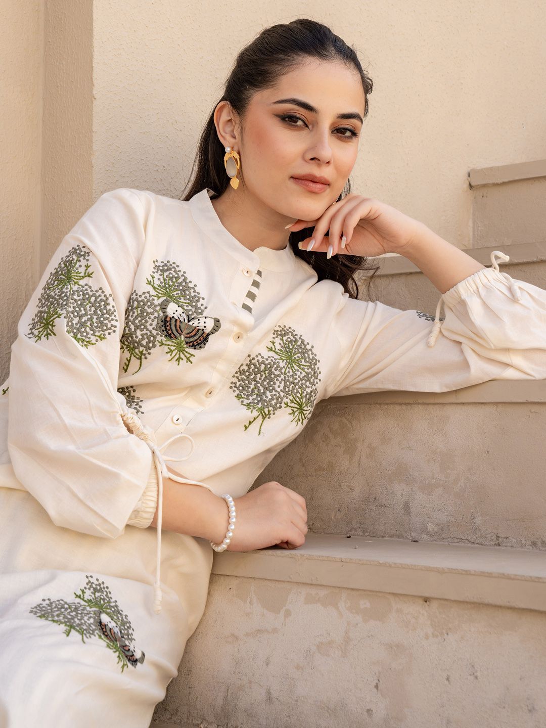 Floral Embroidered Mandarin Collar Pure Cotton A Line Kurta With Trousers