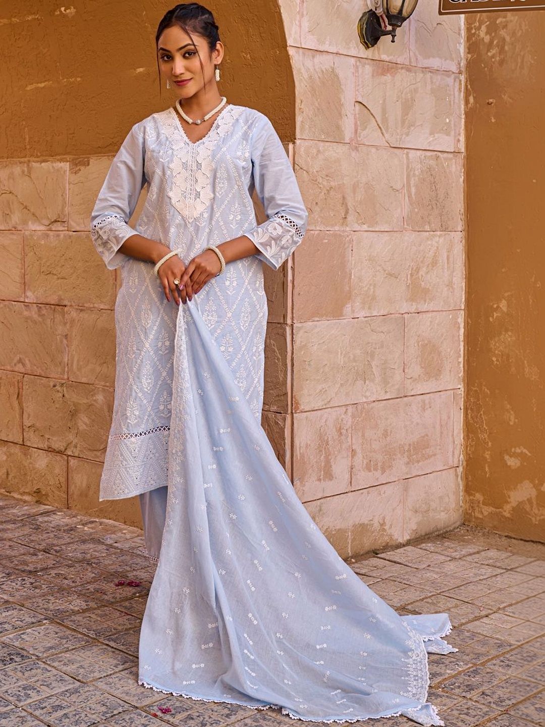 Women Ethnic Motifs Embroidered Regular Thread Work Pure Cotton Kurta with Trousers & With Dupatta
