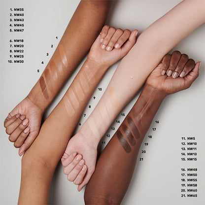 M.A.C Studio Radiance Serum-Powered Foundation - NW45