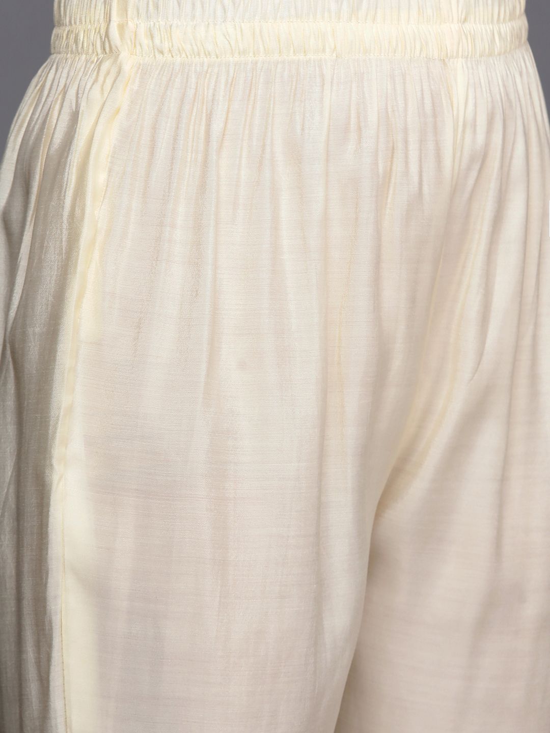 Dhiyona IE Women Cream-Coloured Floral Embroidered Thread Work Chanderi Cotton Kurta with Trousers & With