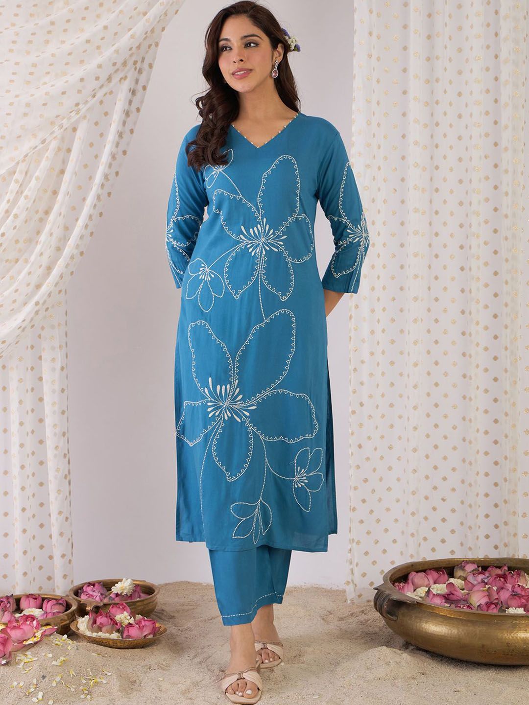 Indyancart IE Floral Embroidered V-Neck Thread Work Straight Kurta With Trousers