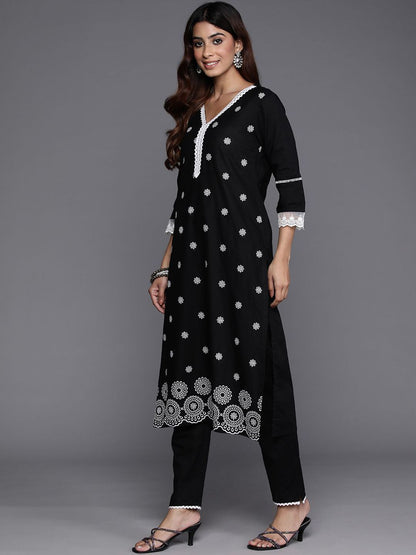 Indyancart VA Women'sFloral Embroidered V-Neck Pure Cotton Straight Kurta with Trousers & Dupatta