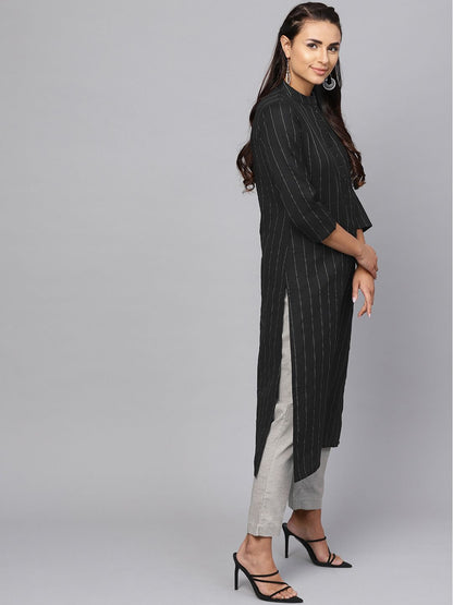 Indyancart IE Women Black & Off-White Striped Straight Kurta