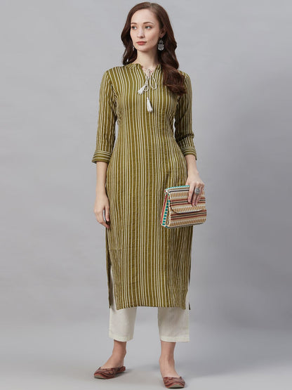 Indyancart IE Women Olive Green & White Striped Straight Kurta