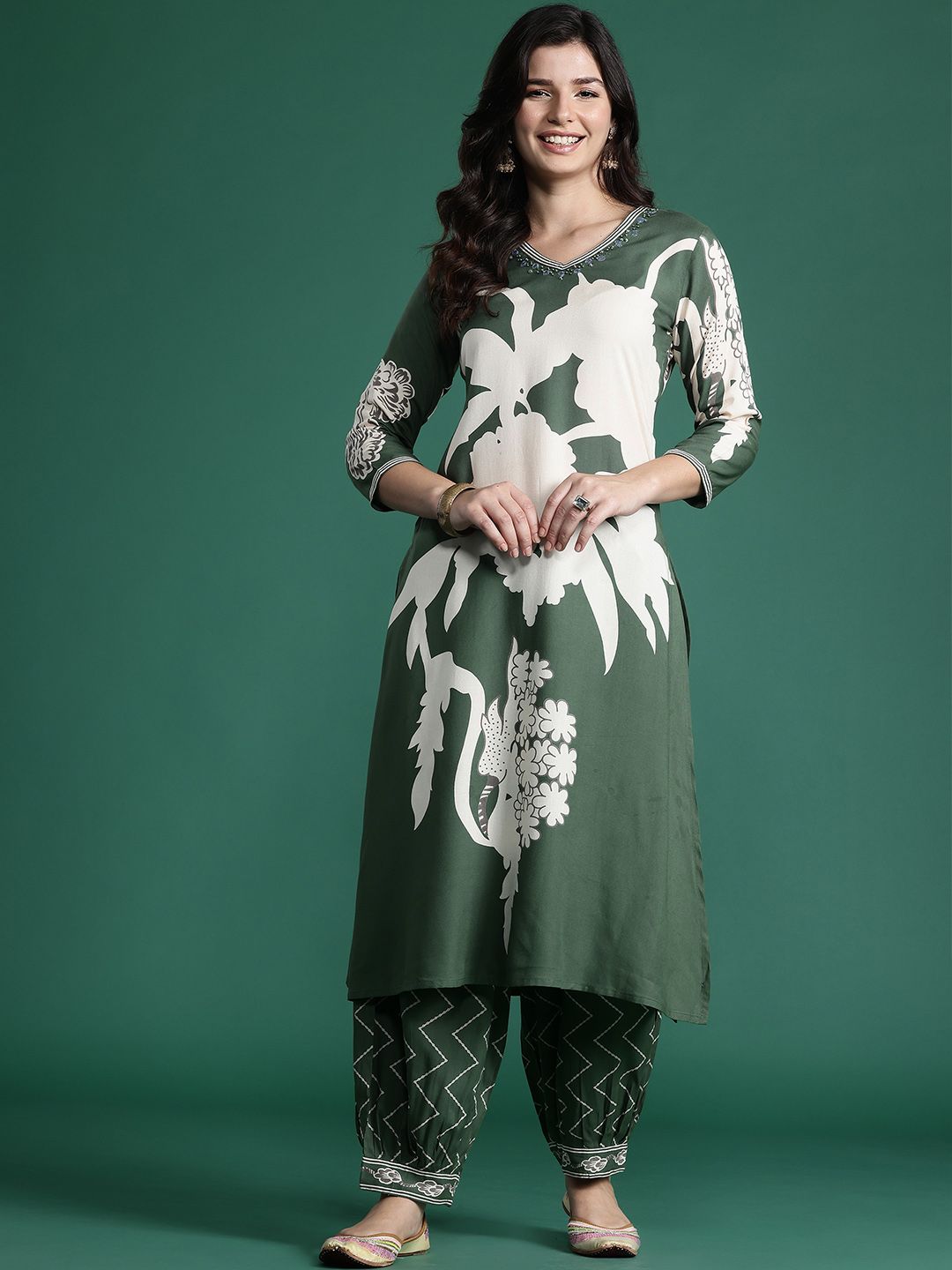 Indyancart IE Floral Printed Sequinned Kurta with Salwar