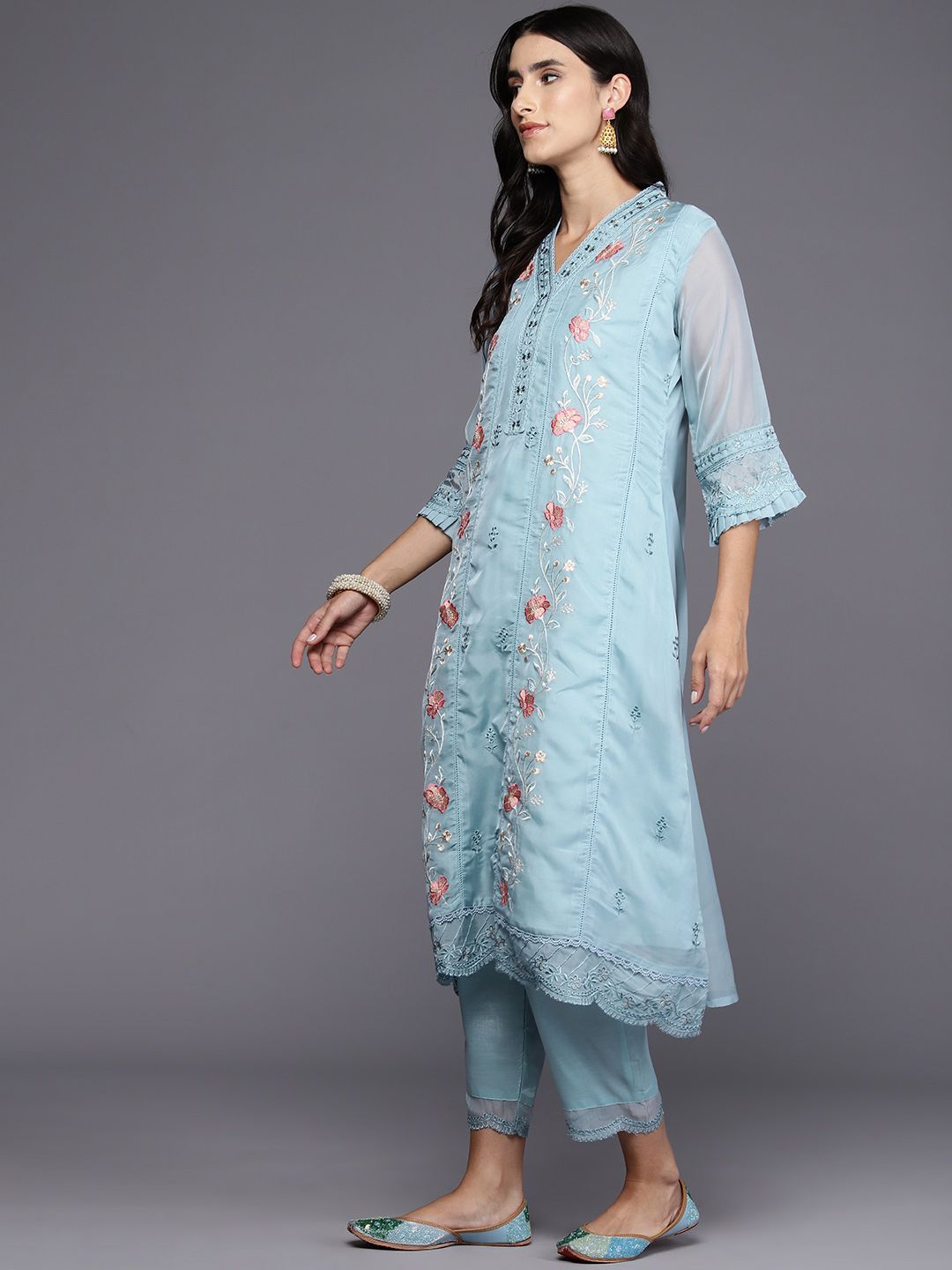 Indyancart IE Women Floral Embroidered Regular Thread Work Kurta with Trousers & Dupatta