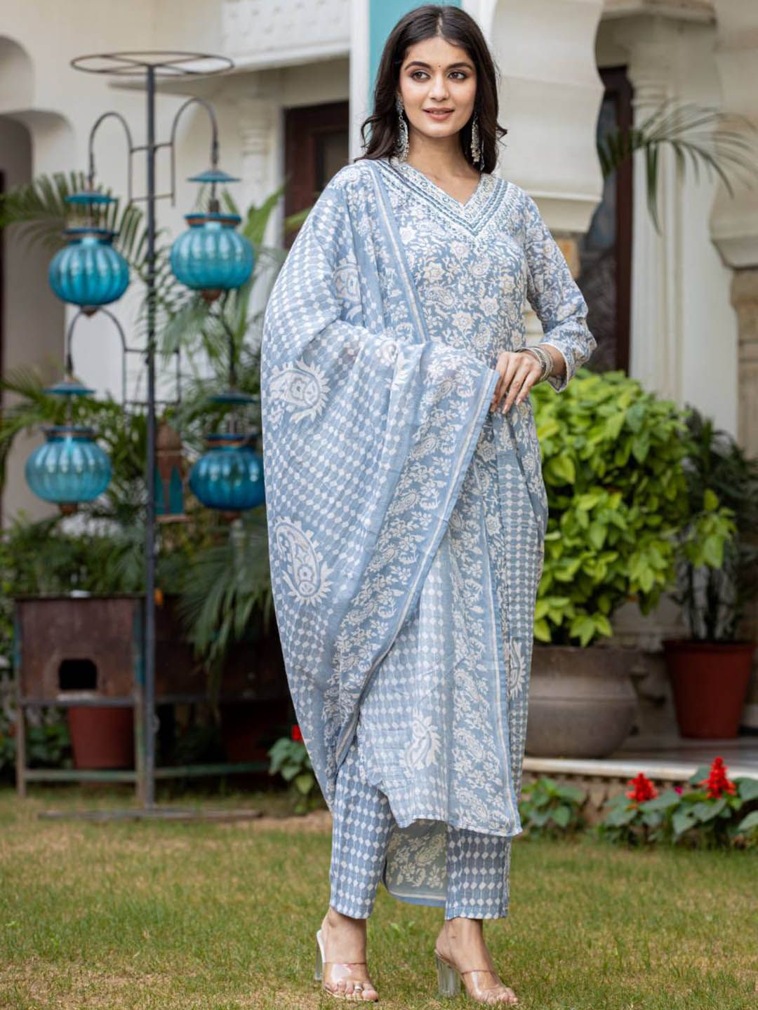 Indyancart VA Women'sPaisley Printed Regular Kurta with Trouser & Dupatta