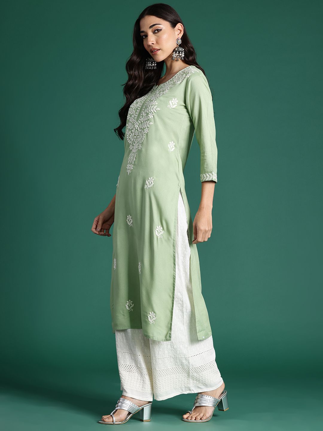 Indyancart IE Ethnic Motifs Embroidered Thread Work Kurta