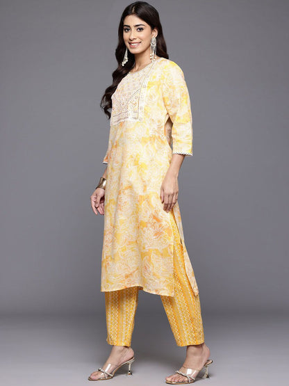 Indyancart VA Women'sFloral Printed Thread Work Straight Kurta With Trousers & Dupatta