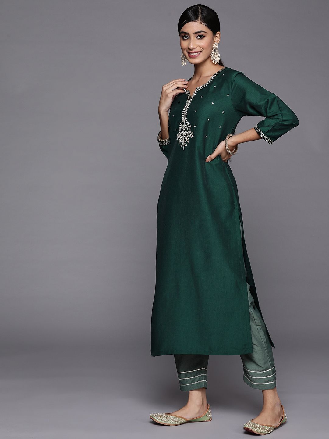 Indyancart VA Women's Green Ethnic Motifs Embroidered Kurta with Trousers & With Dupatta