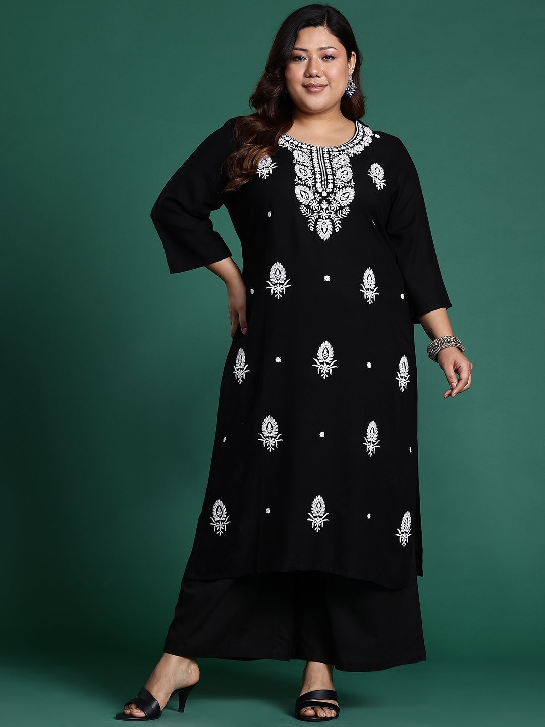 Indyancart IE Plus Size Ethnic Motifs Embroidered Sequinned Kurta