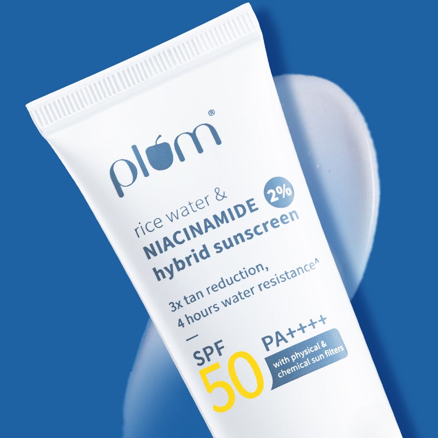 Plum 2% Niacinamide Sunscreen SPF 50 PA+++ bottle with UV protection and no white cast, dermatologically tested for skin safety.