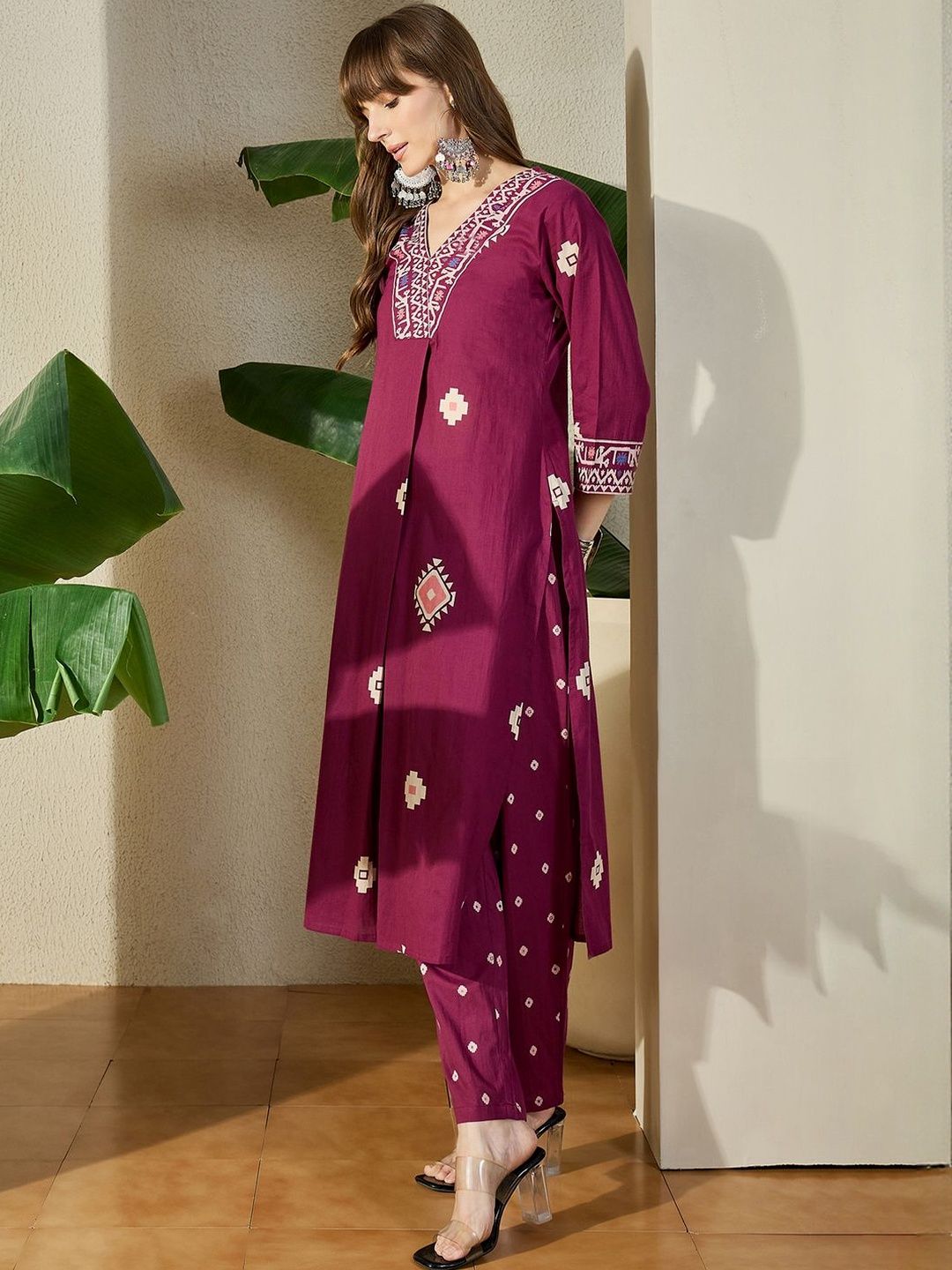Women Ethnic Motifs Printed Cotton Kurta with Trousers