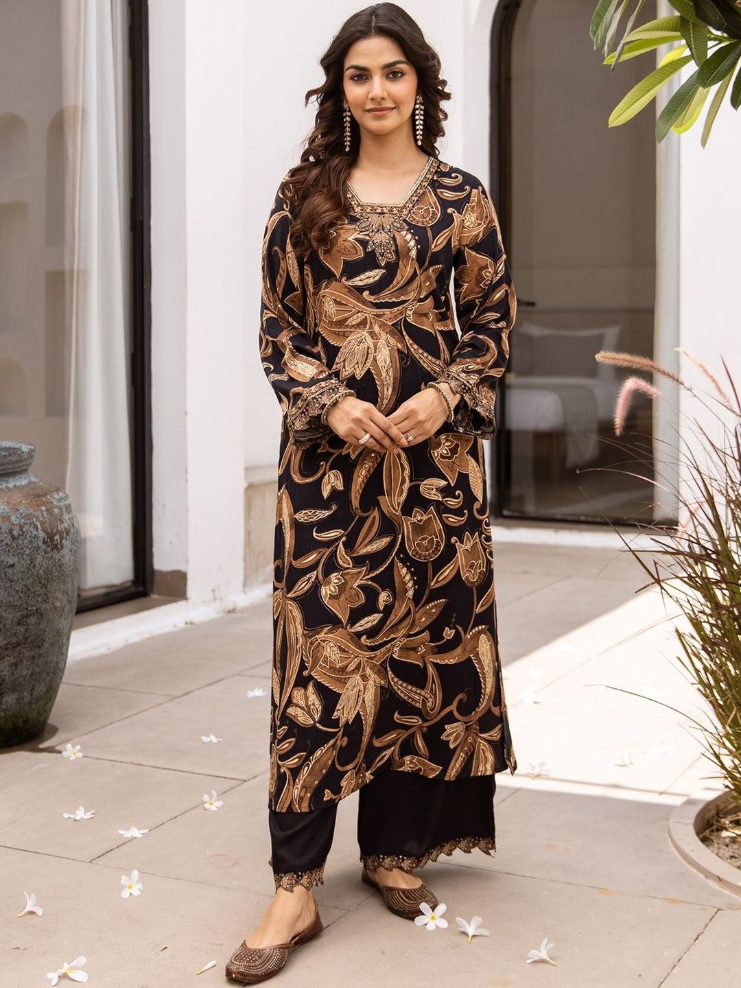 Women Ethnic Motifs Printed Regular Beads and Stones Kurta with Palazzos