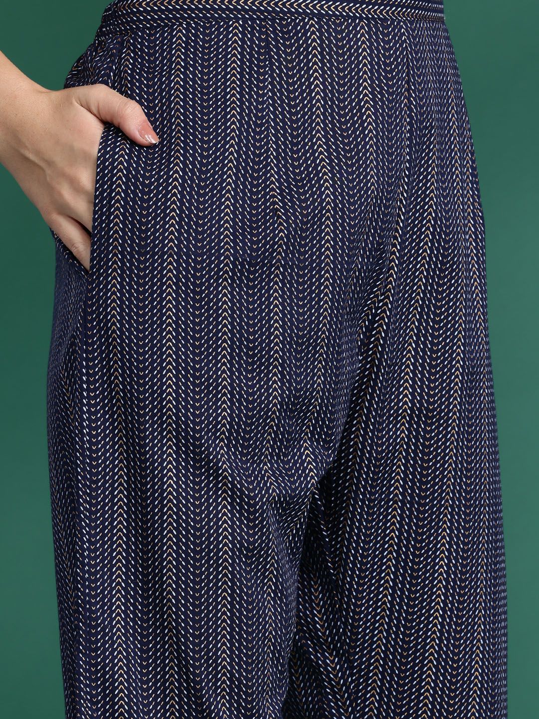 Indyancart IE Plus Size Printed Pure Cotton Kurta with Trousers