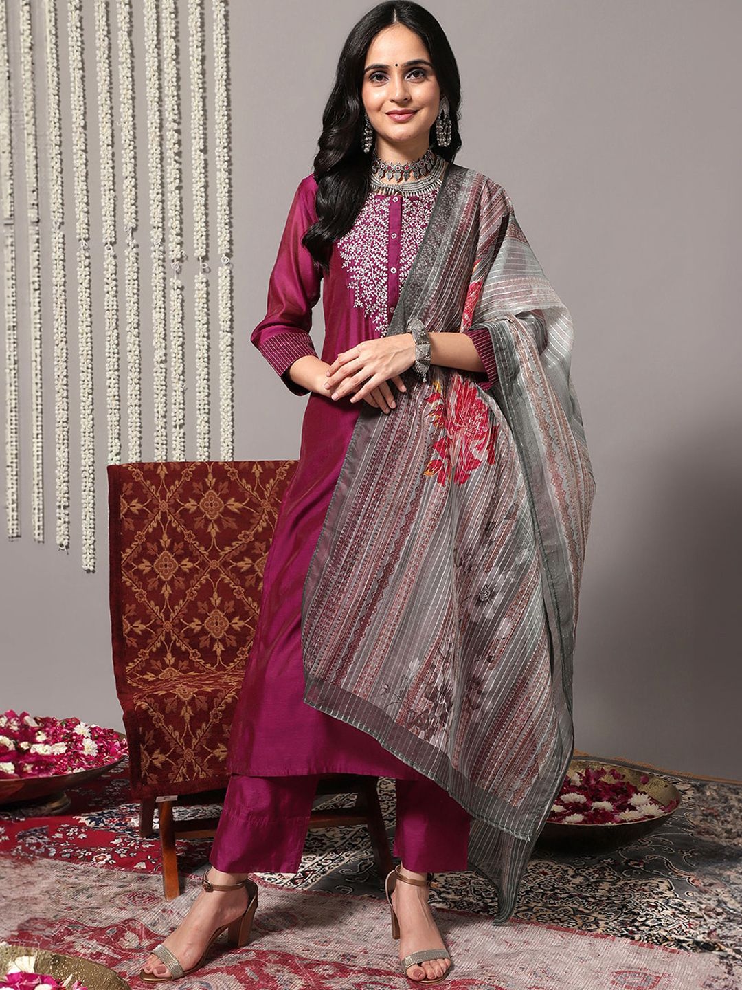 Indyancart VA Women'sFloral Yoke Design Thread Work Detail Straight Kurta & Trousers With Dupatta