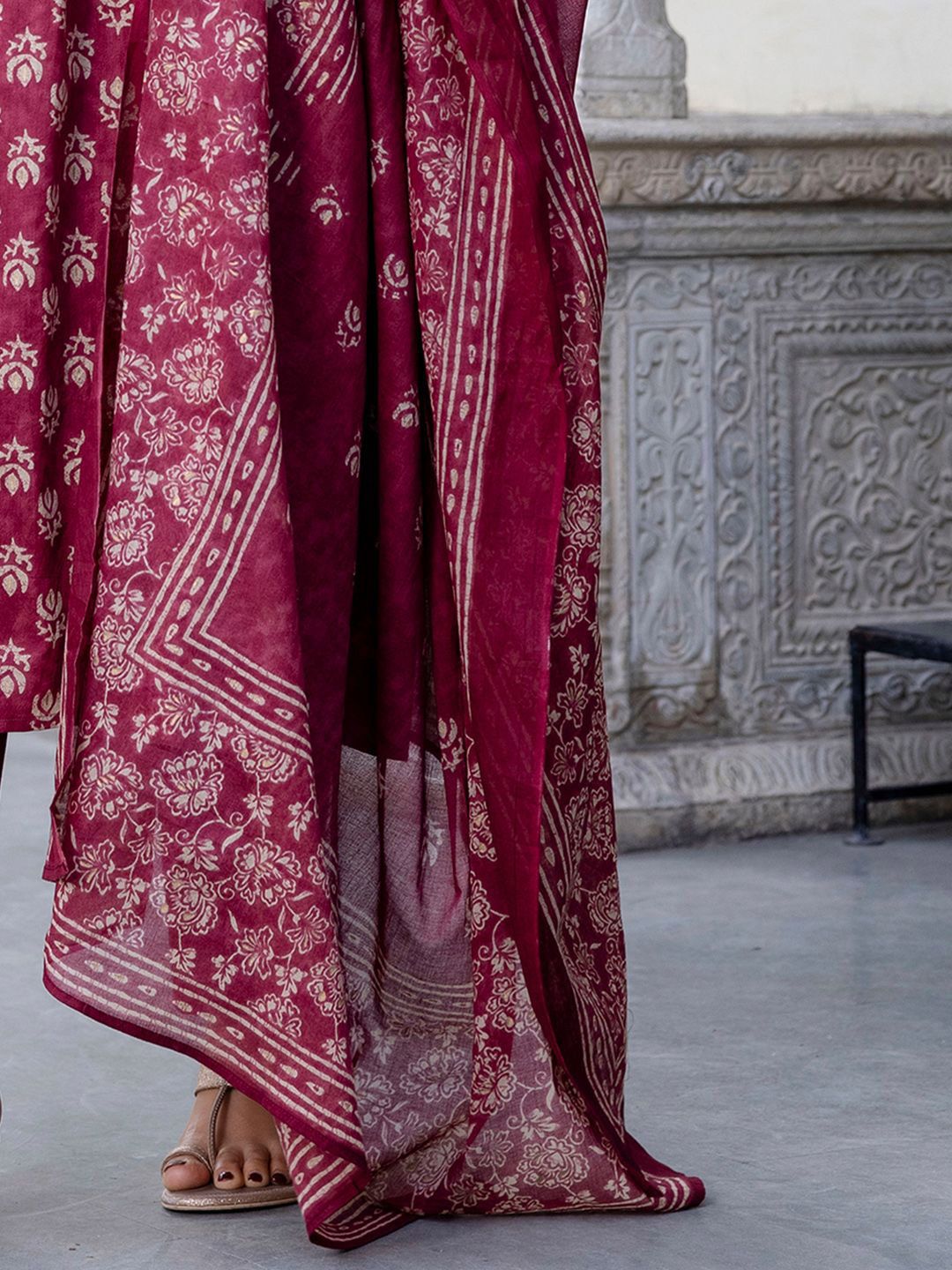 Indyancart IE Women Floral Printed Empire Pure Cotton Kurta with Trousers & With Dupatta