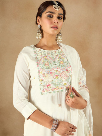 Dhiyona IE Women Floral Embroidered Regular Thread Work Kurta with Trousers & Dupatta