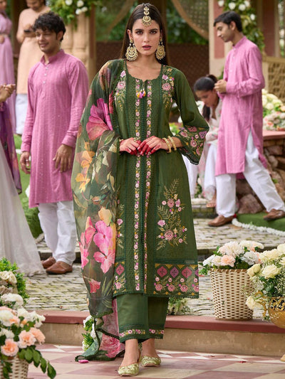 Indyancart IE Women Floral Embroidered Panelled Thread Work Kurta with Trousers & With Dupatta