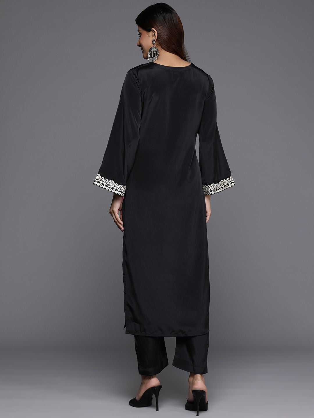 Dhiyona VA Women'sEmbroidered Mirror Work Kurta with Trousers