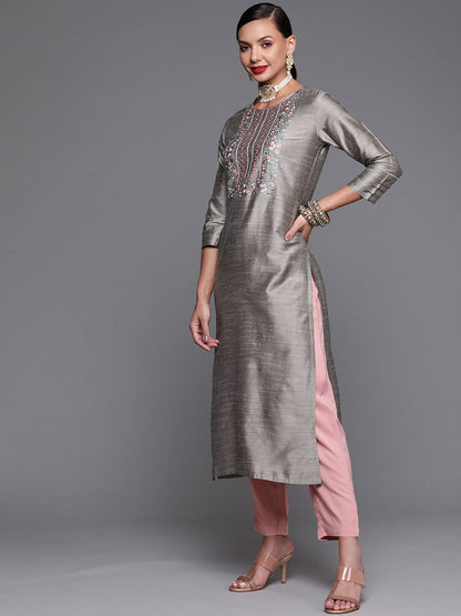 Indyancart IE Women Grey Floral Yoke Design Kurta with Trousers & Dupatta