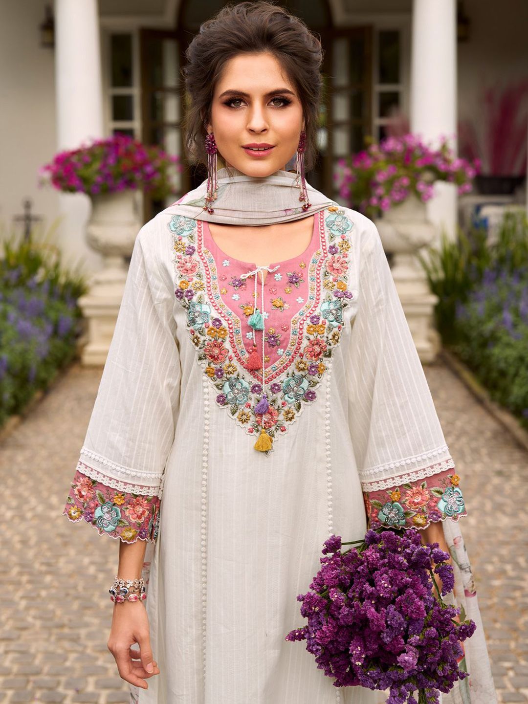 Women Floral Embroidered Thread Work Pure Cotton Kurta & Trousers With Dupatta