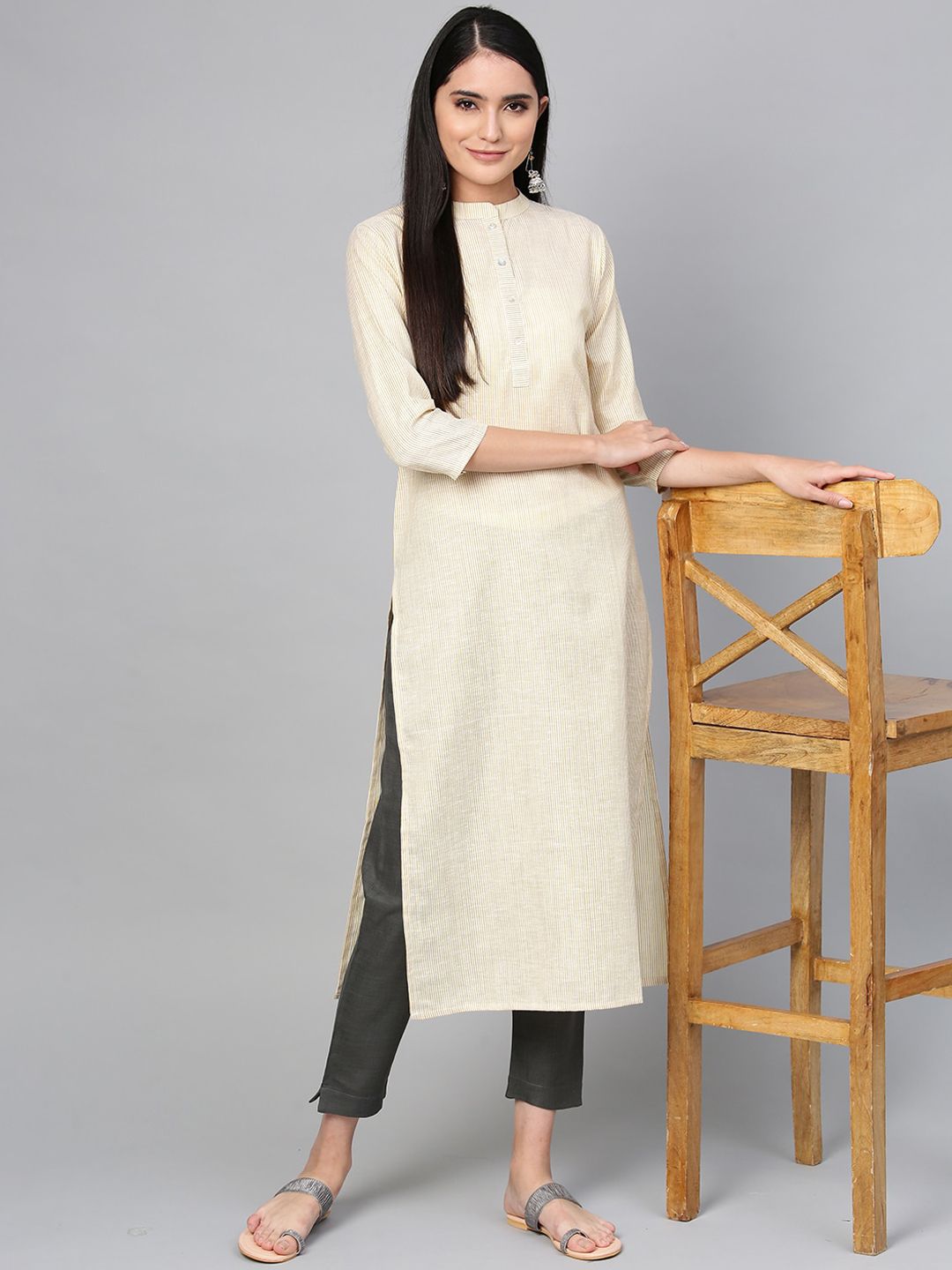 Indyancart IE Women Beige & White Striped Kurta