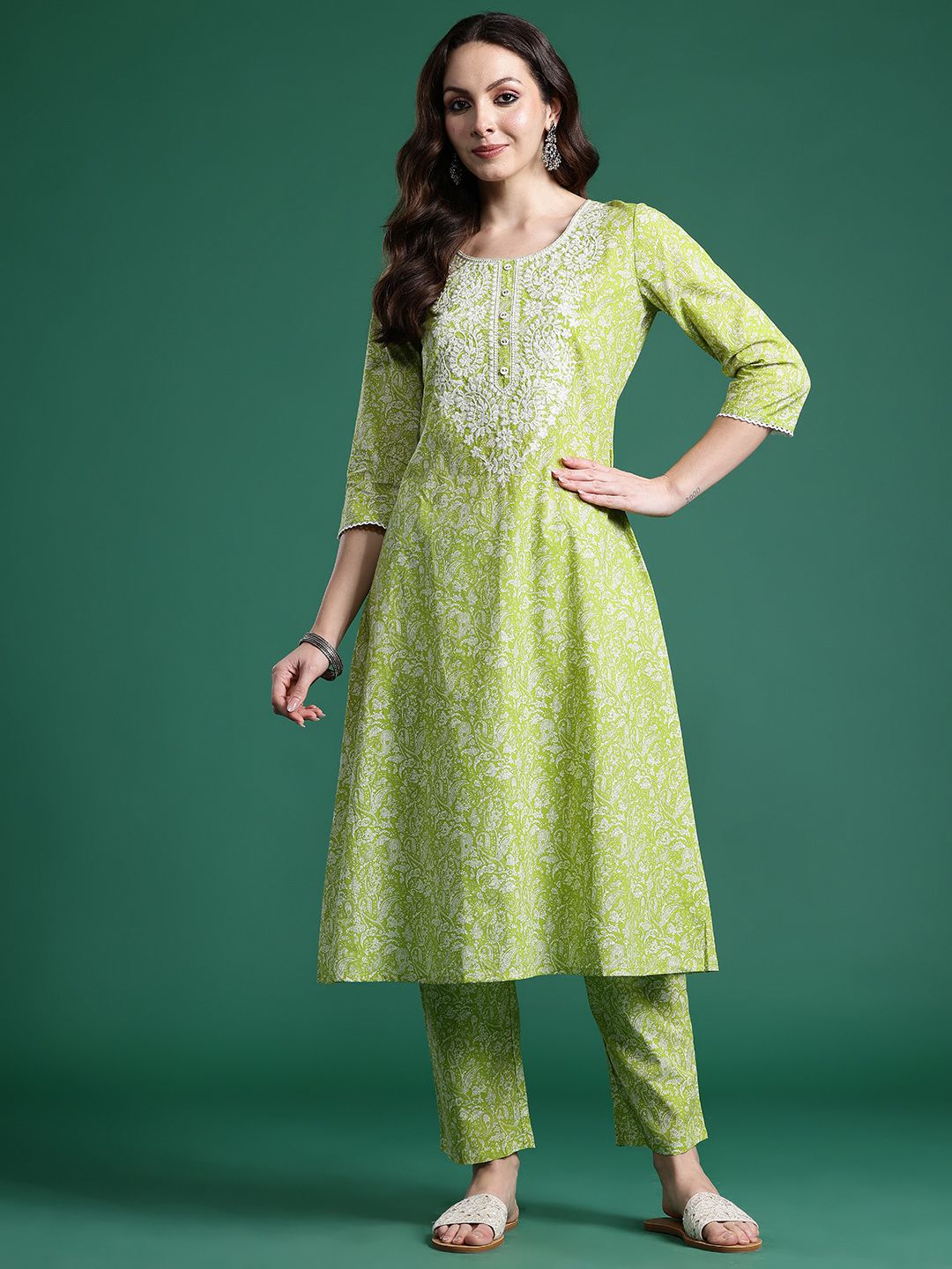 Indyancart IE Women Paisley Embroidered Pure Cotton Kurta with Trousers