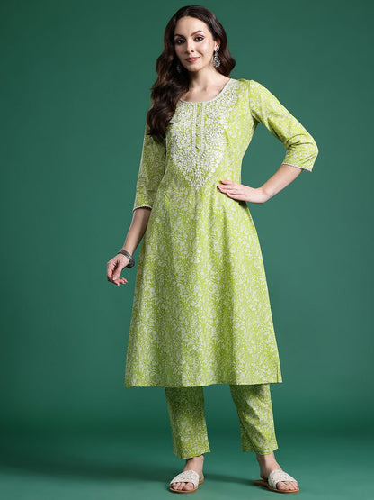 Indyancart IE Women Paisley Embroidered Pure Cotton Kurta with Trousers